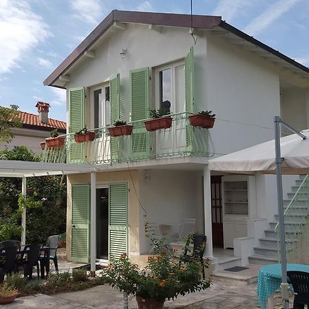 Le Mura Holiday Home Марина-ди-Пьетрасанта Экстерьер фото